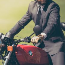 快適なバイクライフに欠かせないグローブの選び方とは